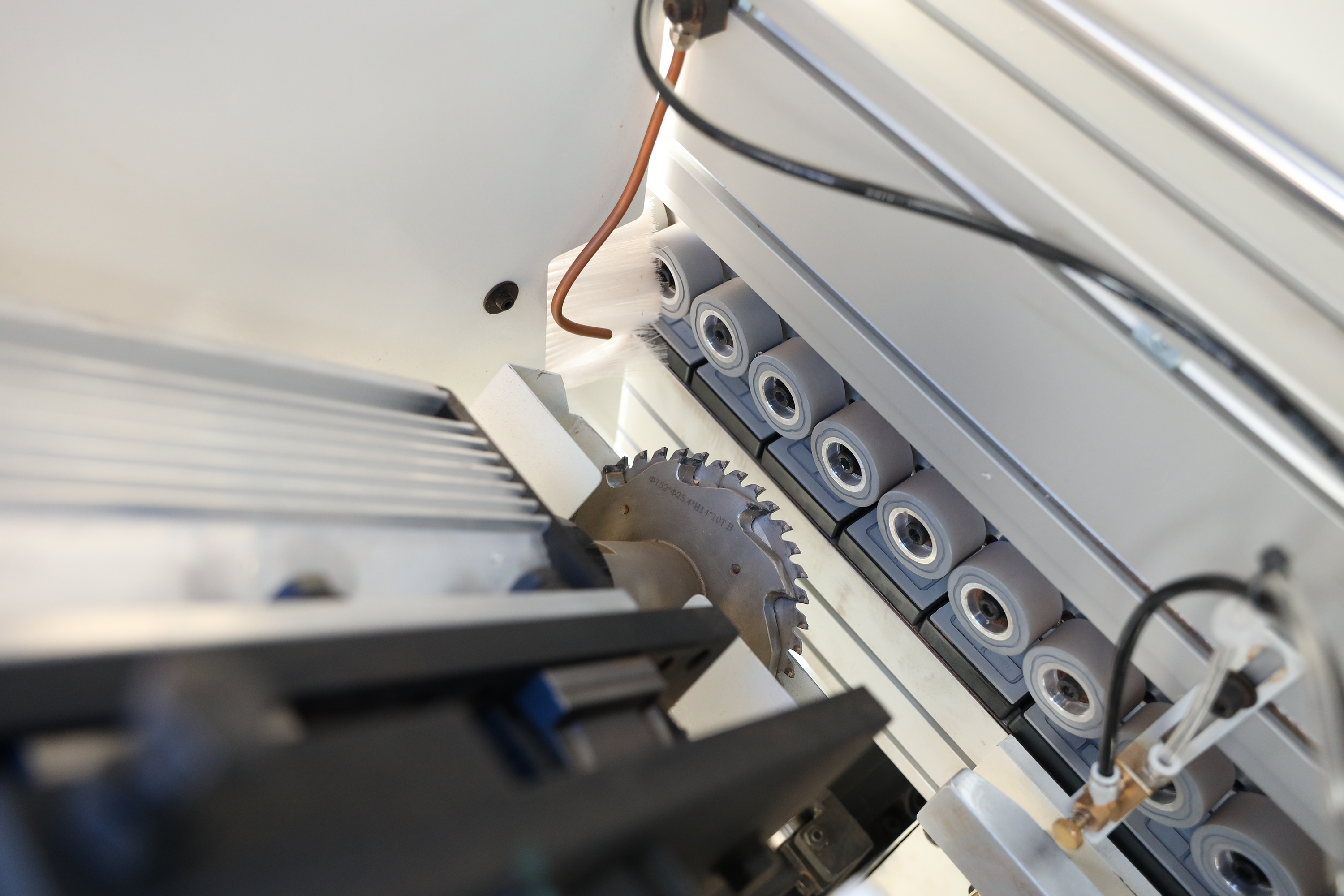 HK465X-1 bevel sawing