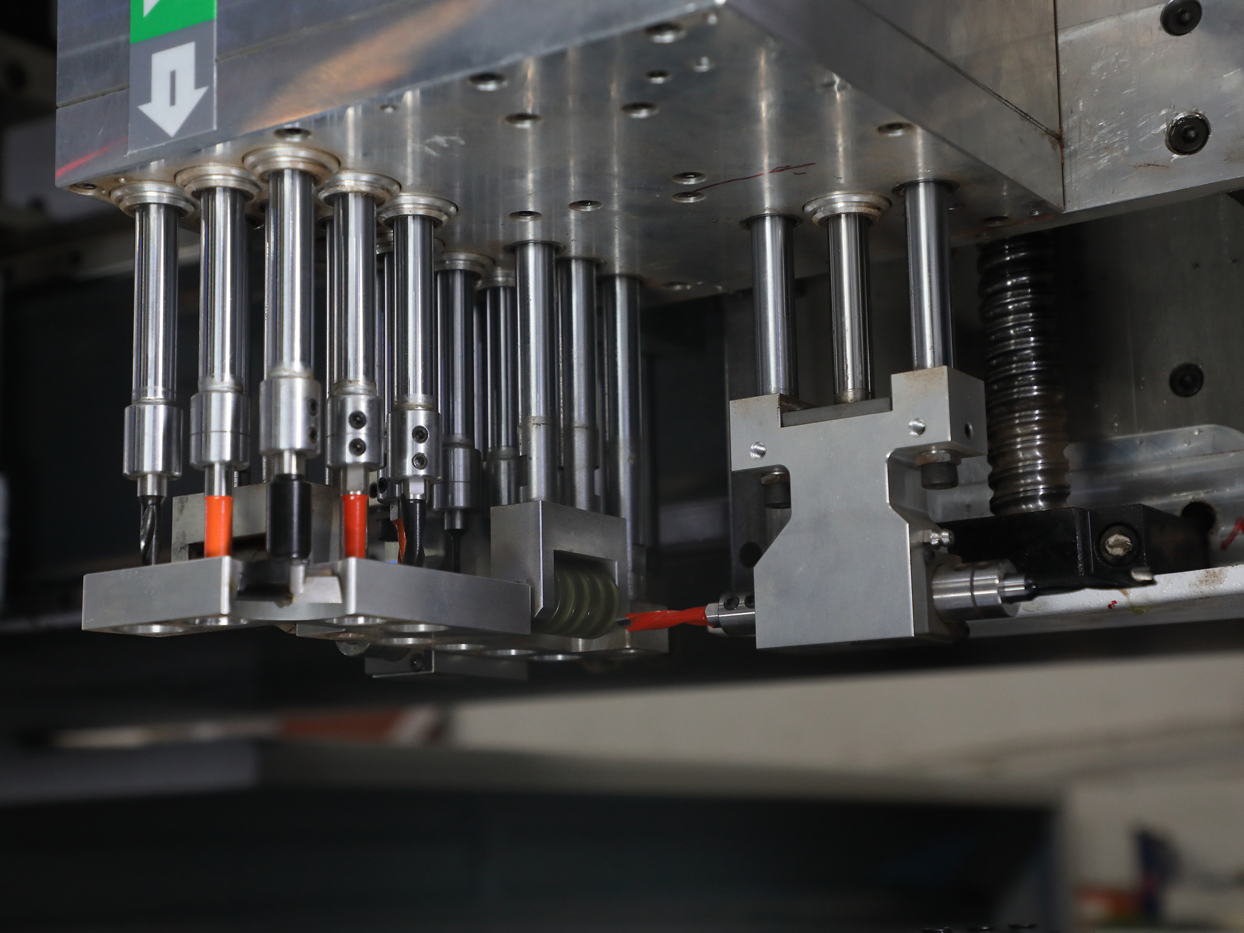 HK612A Six-Sided CNC Drilling Machine Machine Detail